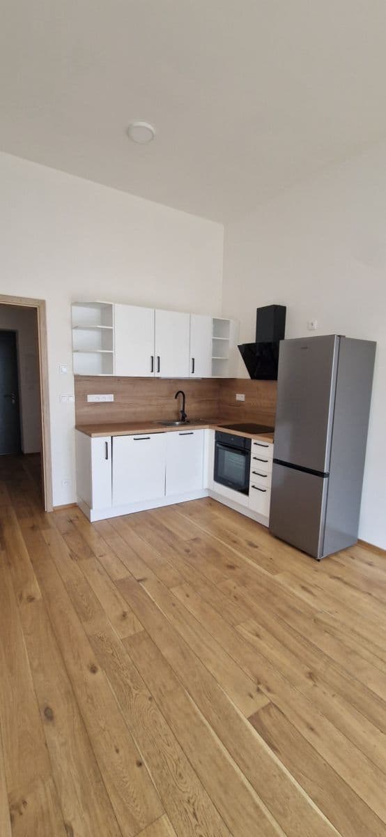 Prenájom bytu 1-izbový 35 m², Bohutín, Středočeský kraj Prenájom bytu 1-izbový 35 m², Bohutín, Středočeský kraj