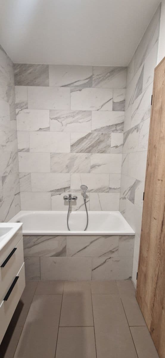 Prenájom bytu 1-izbový 35 m², Bohutín, Středočeský kraj Prenájom bytu 1-izbový 35 m², Bohutín, Středočeský kraj