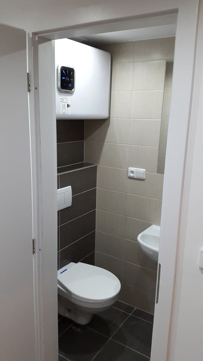 Prenájom bytu 1-izbový 20 m², Seifertova, Praha, Praha Prenájom bytu 1-izbový 20 m², Seifertova, Praha, Praha