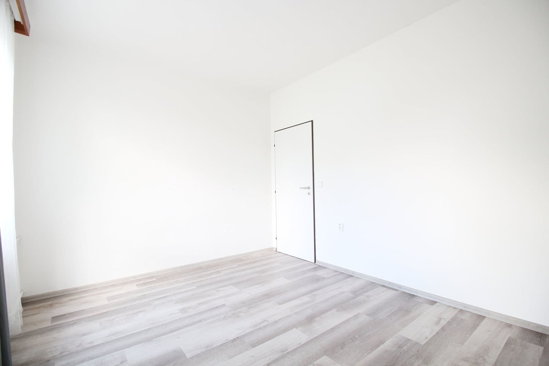 Prenájom bytu 4-izbový 85 m², Studentská, Poděbrady, Středočeský kraj Prenájom bytu 4-izbový 85 m², Studentská, Poděbrady, Středočeský kraj