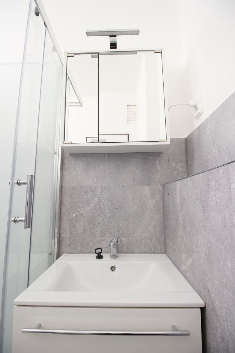 Prenájom bytu 4-izbový 85 m², Studentská, Poděbrady, Středočeský kraj Prenájom bytu 4-izbový 85 m², Studentská, Poděbrady, Středočeský kraj