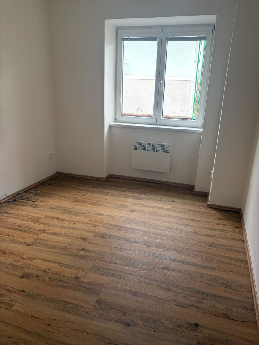 Prenájom bytu 3-izbový 90 m², Čs. armády, Žamberk, Pardubický kraj Prenájom bytu 3-izbový 90 m², Čs. armády, Žamberk, Pardubický kraj