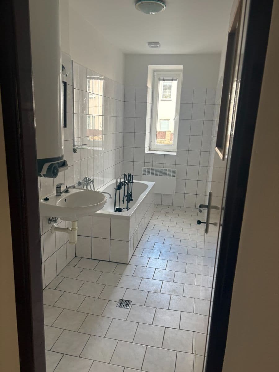 Prenájom bytu 3-izbový 90 m², Čs. armády, Žamberk, Pardubický kraj Prenájom bytu 3-izbový 90 m², Čs. armády, Žamberk, Pardubický kraj