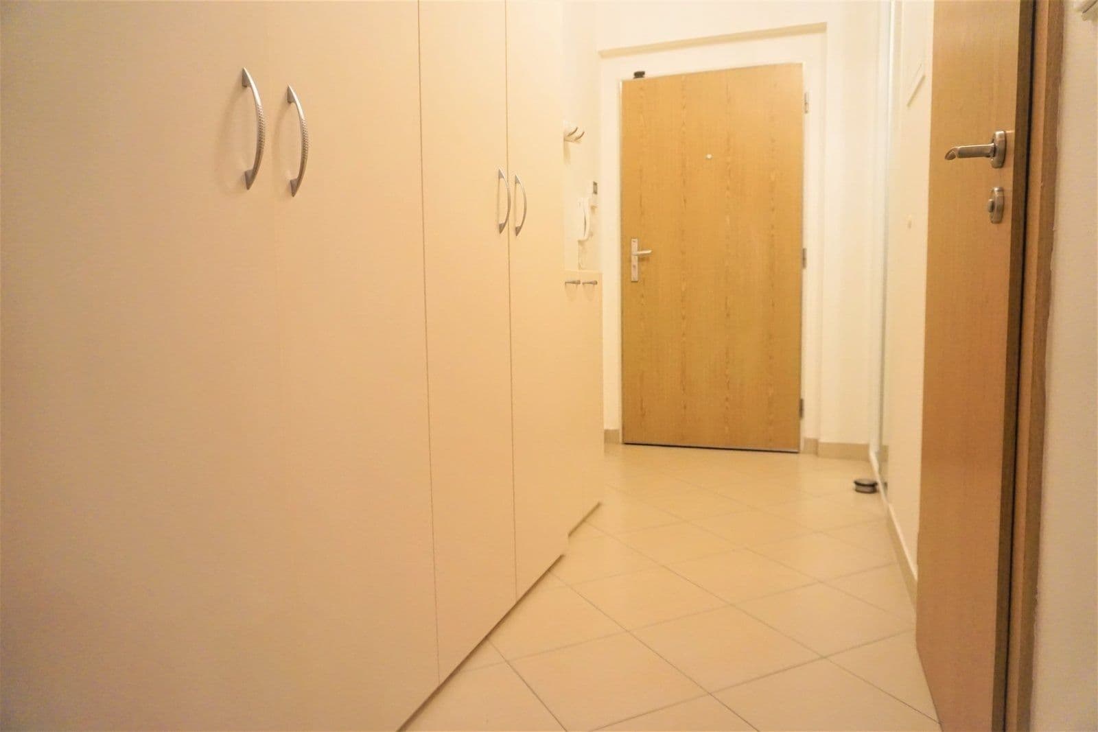 Prenájom bytu 1-izbový 30 m², Milotická, Praha, Praha Prenájom bytu 1-izbový 30 m², Milotická, Praha, Praha