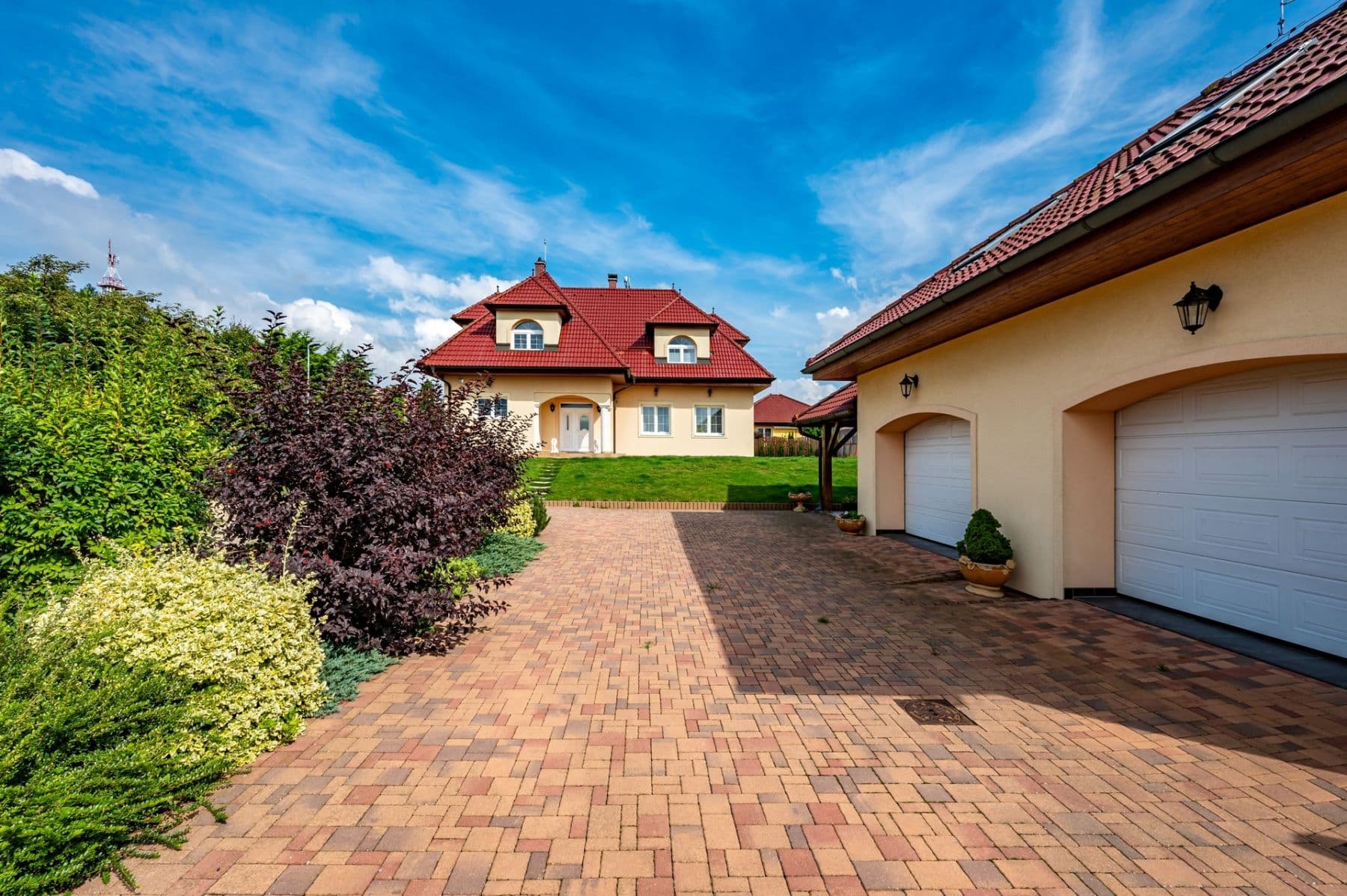 Predaj domu 674 m², pozemek 1.567 m², Vrcha II, Divišov, Středočeský kraj Predaj domu 674 m², pozemek 1.567 m², Vrcha II, Divišov, Středočeský kraj