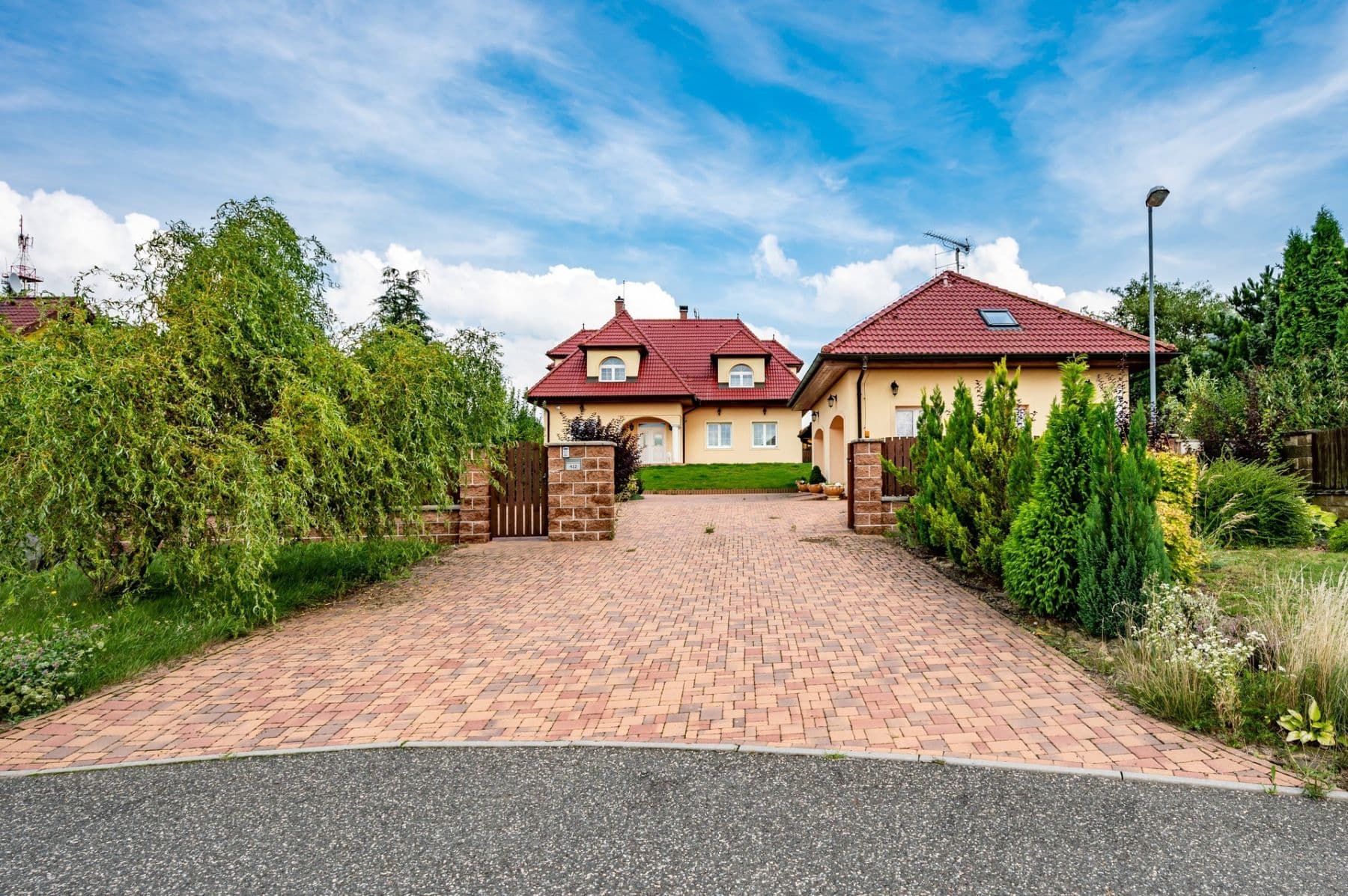 Predaj domu 674 m², pozemek 1.567 m², Vrcha II, Divišov, Středočeský kraj Predaj domu 674 m², pozemek 1.567 m², Vrcha II, Divišov, Středočeský kraj