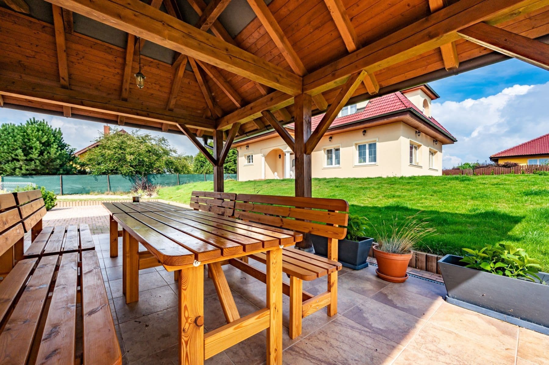 Predaj domu 674 m², pozemek 1.567 m², Vrcha II, Divišov, Středočeský kraj Predaj domu 674 m², pozemek 1.567 m², Vrcha II, Divišov, Středočeský kraj