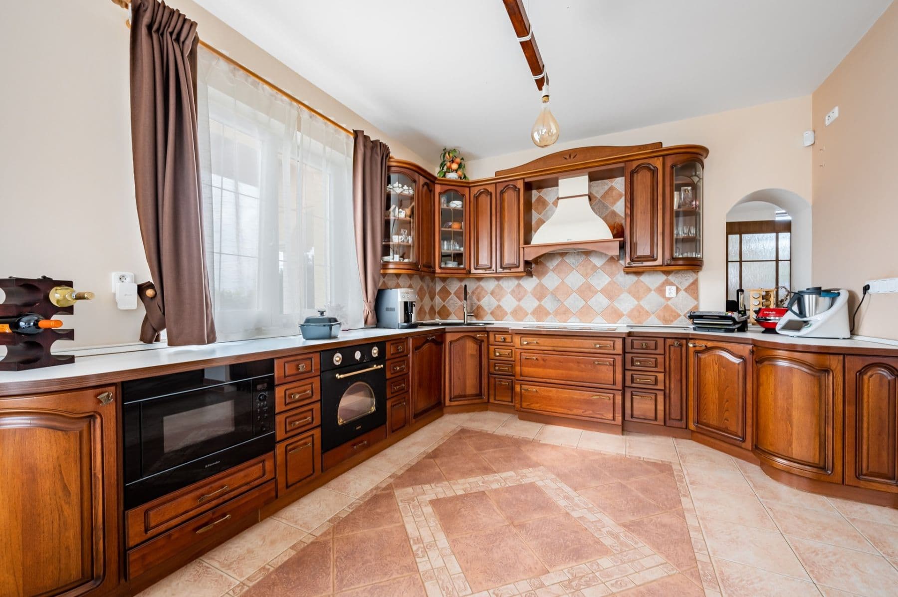 Predaj domu 674 m², pozemek 1.567 m², Vrcha II, Divišov, Středočeský kraj Predaj domu 674 m², pozemek 1.567 m², Vrcha II, Divišov, Středočeský kraj