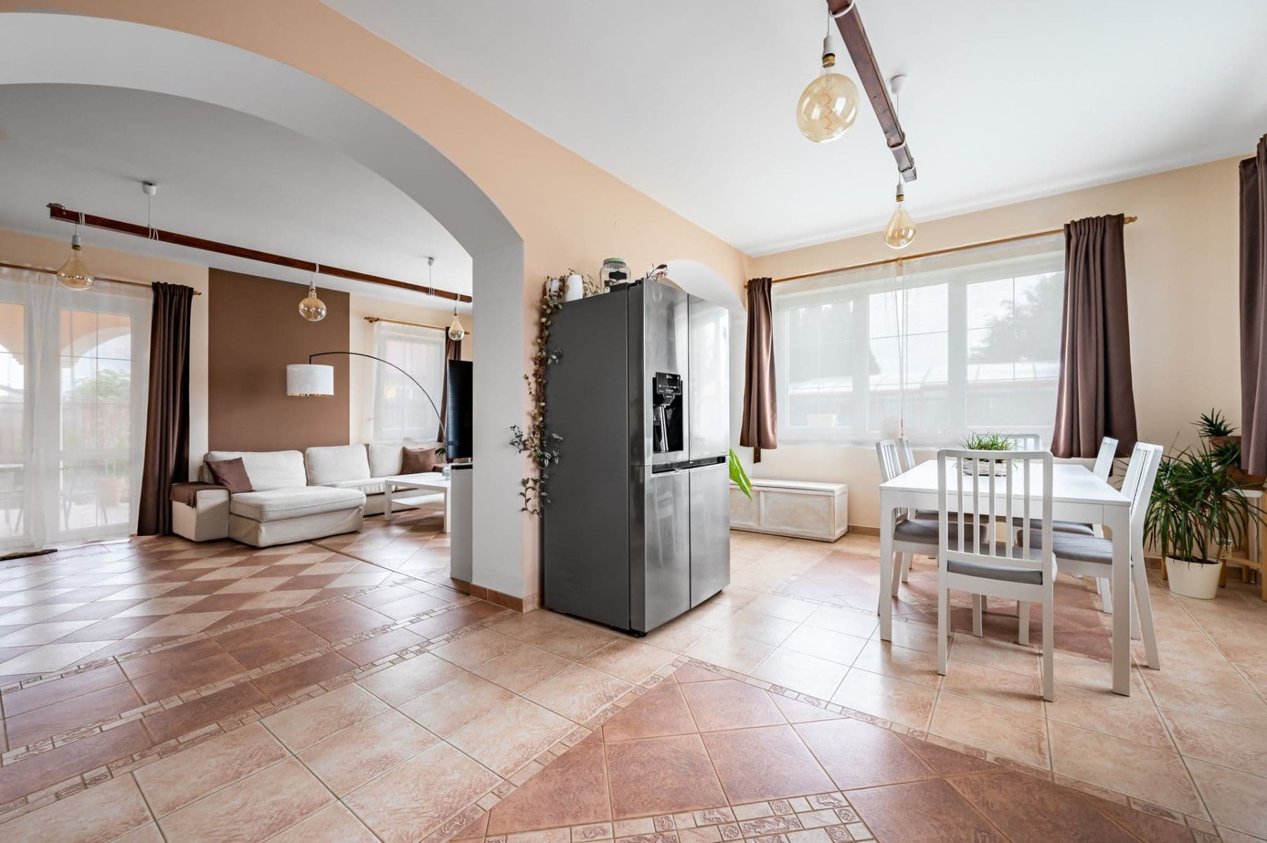 Predaj domu 674 m², pozemek 1.567 m², Vrcha II, Divišov, Středočeský kraj Predaj domu 674 m², pozemek 1.567 m², Vrcha II, Divišov, Středočeský kraj