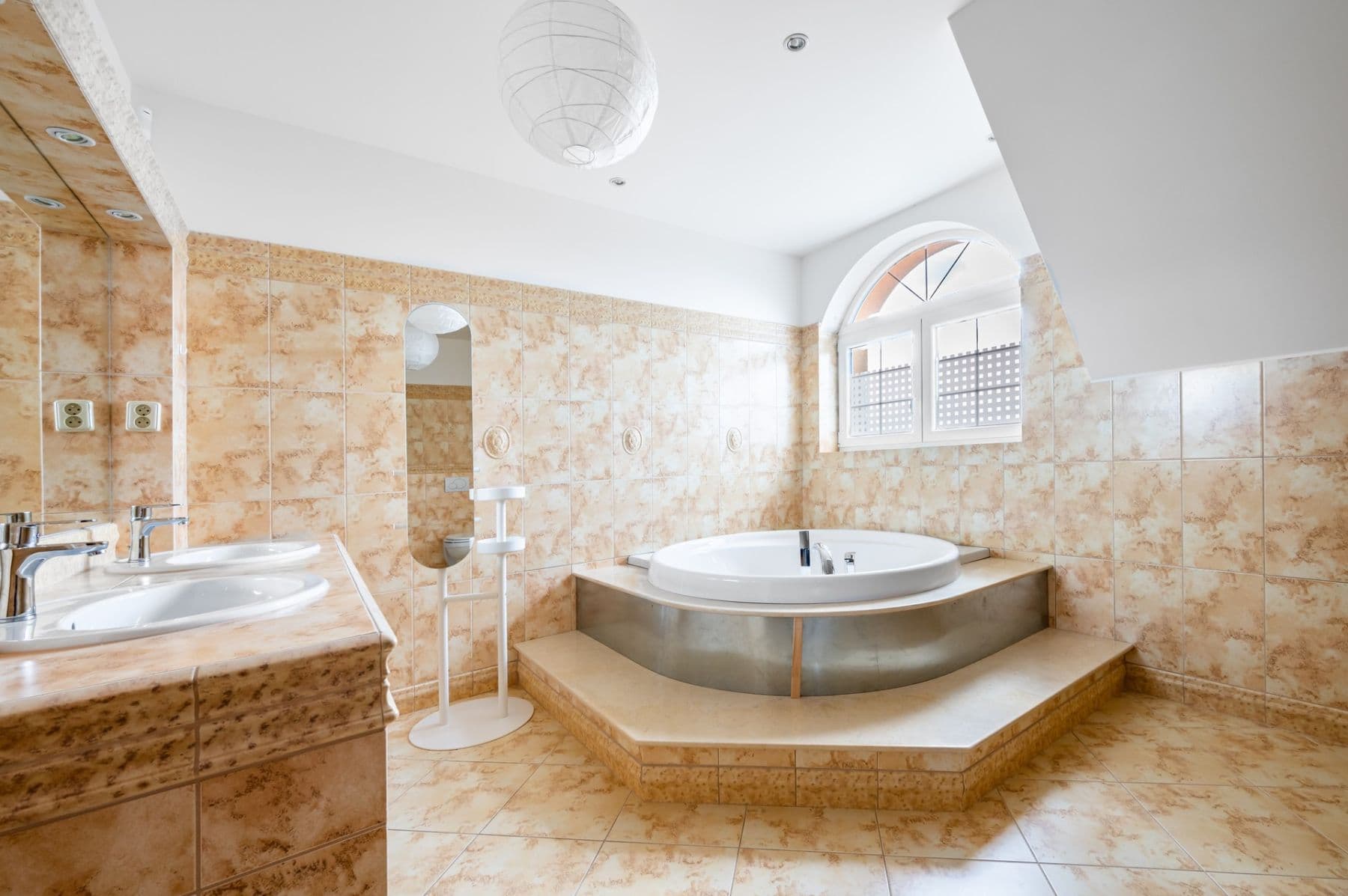 Predaj domu 674 m², pozemek 1.567 m², Vrcha II, Divišov, Středočeský kraj Predaj domu 674 m², pozemek 1.567 m², Vrcha II, Divišov, Středočeský kraj