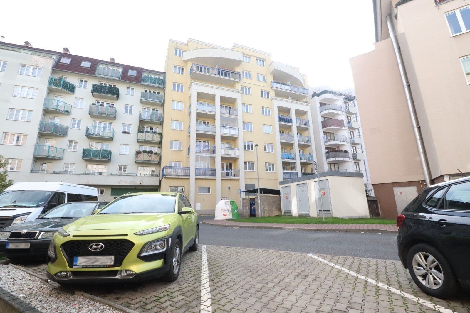 Prenájom bytu 3-izbový 86 m², Lipnická, Praha, Praha Prenájom bytu 3-izbový 86 m², Lipnická, Praha, Praha