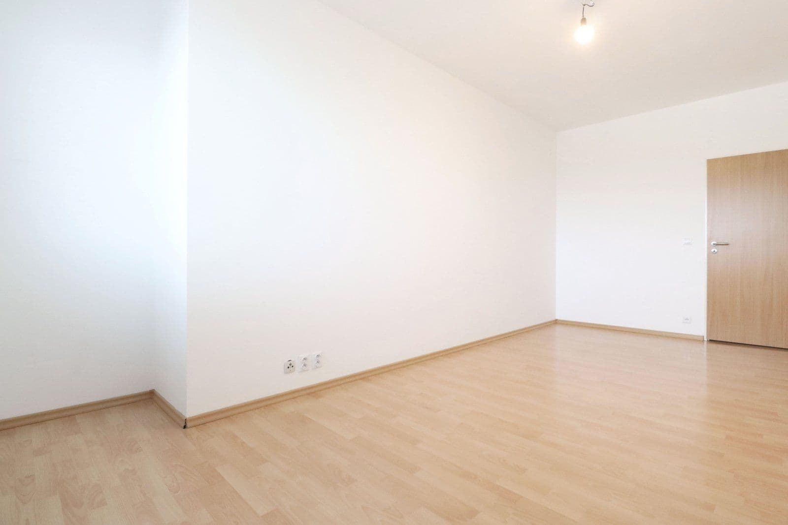 Prenájom bytu 3-izbový 86 m², Lipnická, Praha, Praha Prenájom bytu 3-izbový 86 m², Lipnická, Praha, Praha