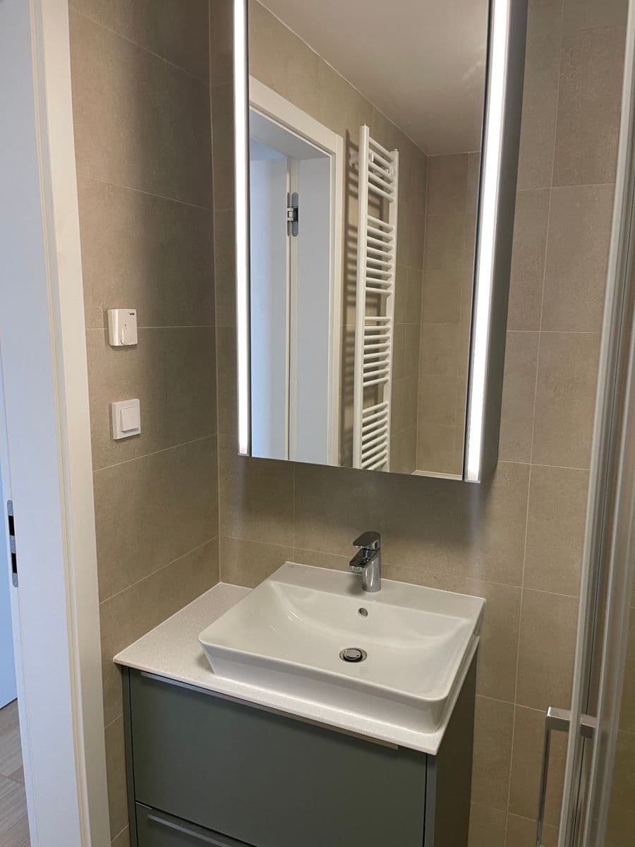 Predaj bytu 3-izbový 80 m², V Třešňovce, Praha, Praha Predaj bytu 3-izbový 80 m², V Třešňovce, Praha, Praha