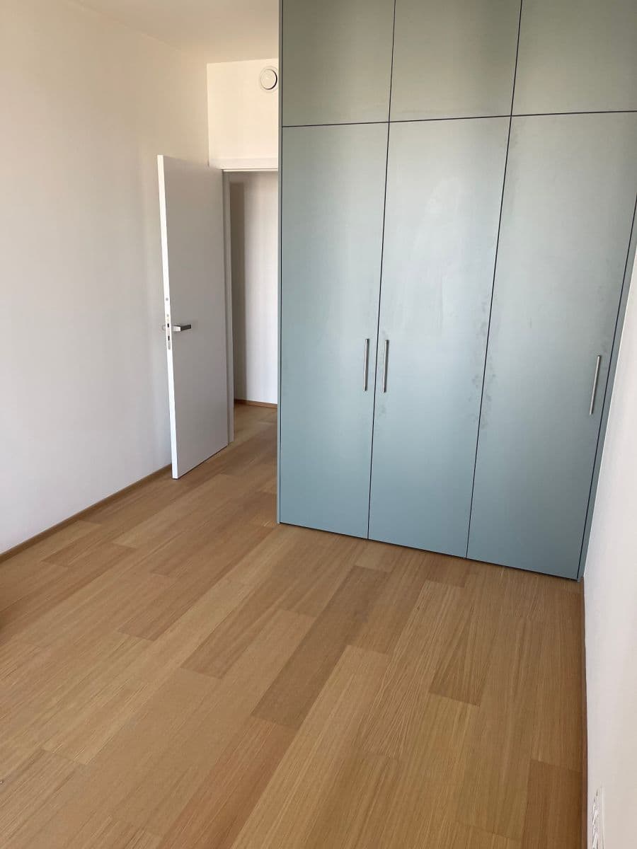 Predaj bytu 3-izbový 80 m², V Třešňovce, Praha, Praha Predaj bytu 3-izbový 80 m², V Třešňovce, Praha, Praha