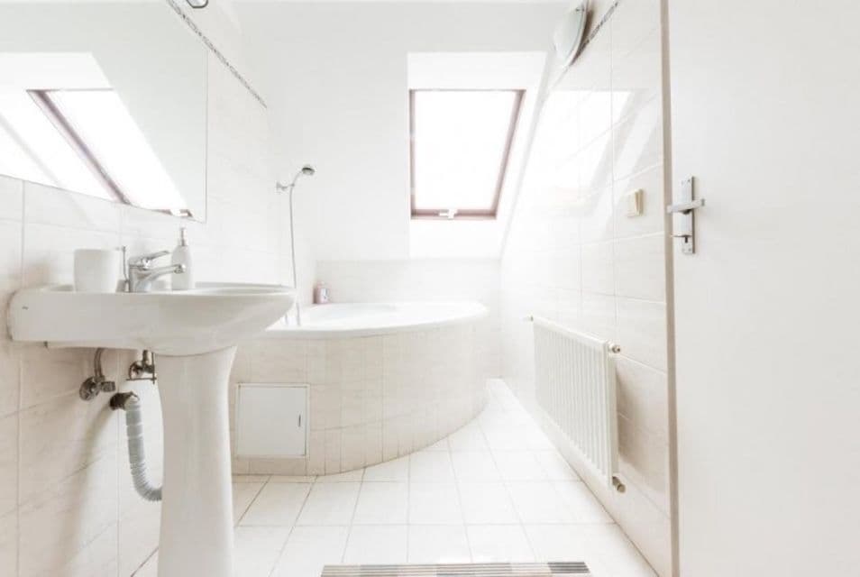 Prenájom bytu 2-izbový 87 m², Holandská, Praha, Praha Prenájom bytu 2-izbový 87 m², Holandská, Praha, Praha