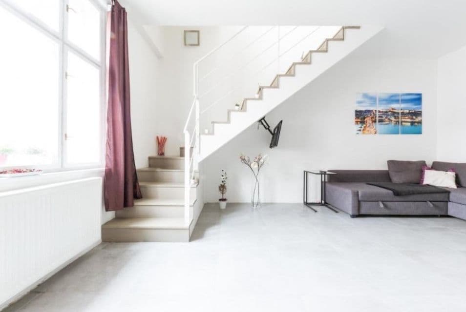 Prenájom bytu 2-izbový 87 m², Holandská, Praha, Praha Prenájom bytu 2-izbový 87 m², Holandská, Praha, Praha