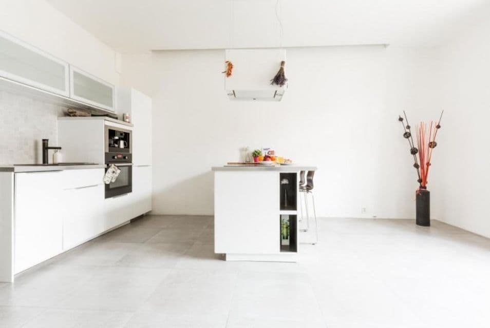 Prenájom bytu 2-izbový 87 m², Holandská, Praha, Praha Prenájom bytu 2-izbový 87 m², Holandská, Praha, Praha