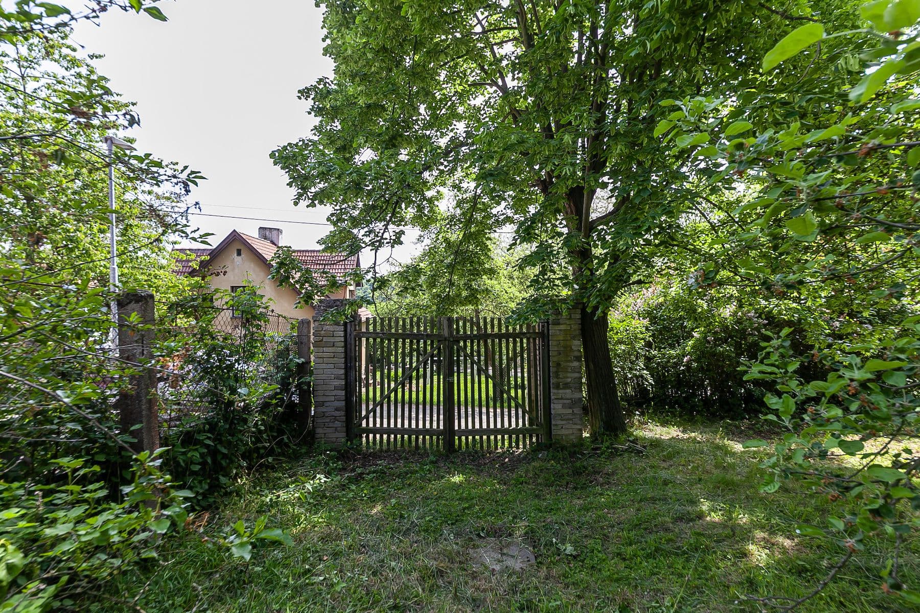 Predaj pozemku 1.552 m², Na Vinicích, Davle, Středočeský kraj Predaj pozemku 1.552 m², Na Vinicích, Davle, Středočeský kraj