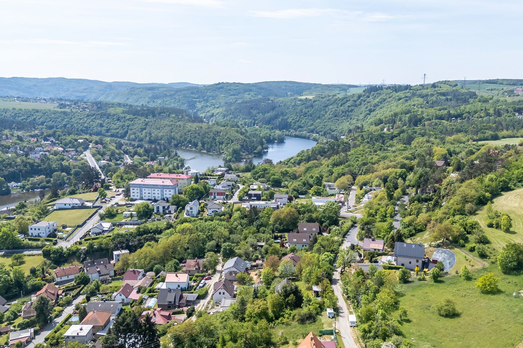 Predaj pozemku 1.552 m², Na Vinicích, Davle, Středočeský kraj Predaj pozemku 1.552 m², Na Vinicích, Davle, Středočeský kraj