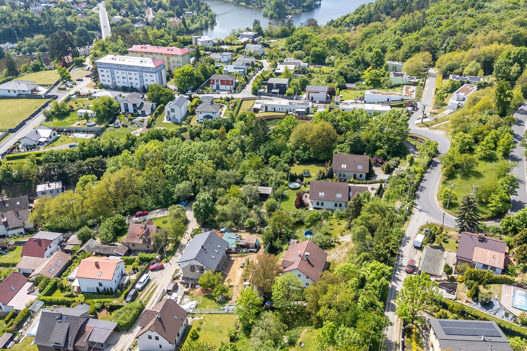 Predaj pozemku 1.552 m², Na Vinicích, Davle, Středočeský kraj Predaj pozemku 1.552 m², Na Vinicích, Davle, Středočeský kraj