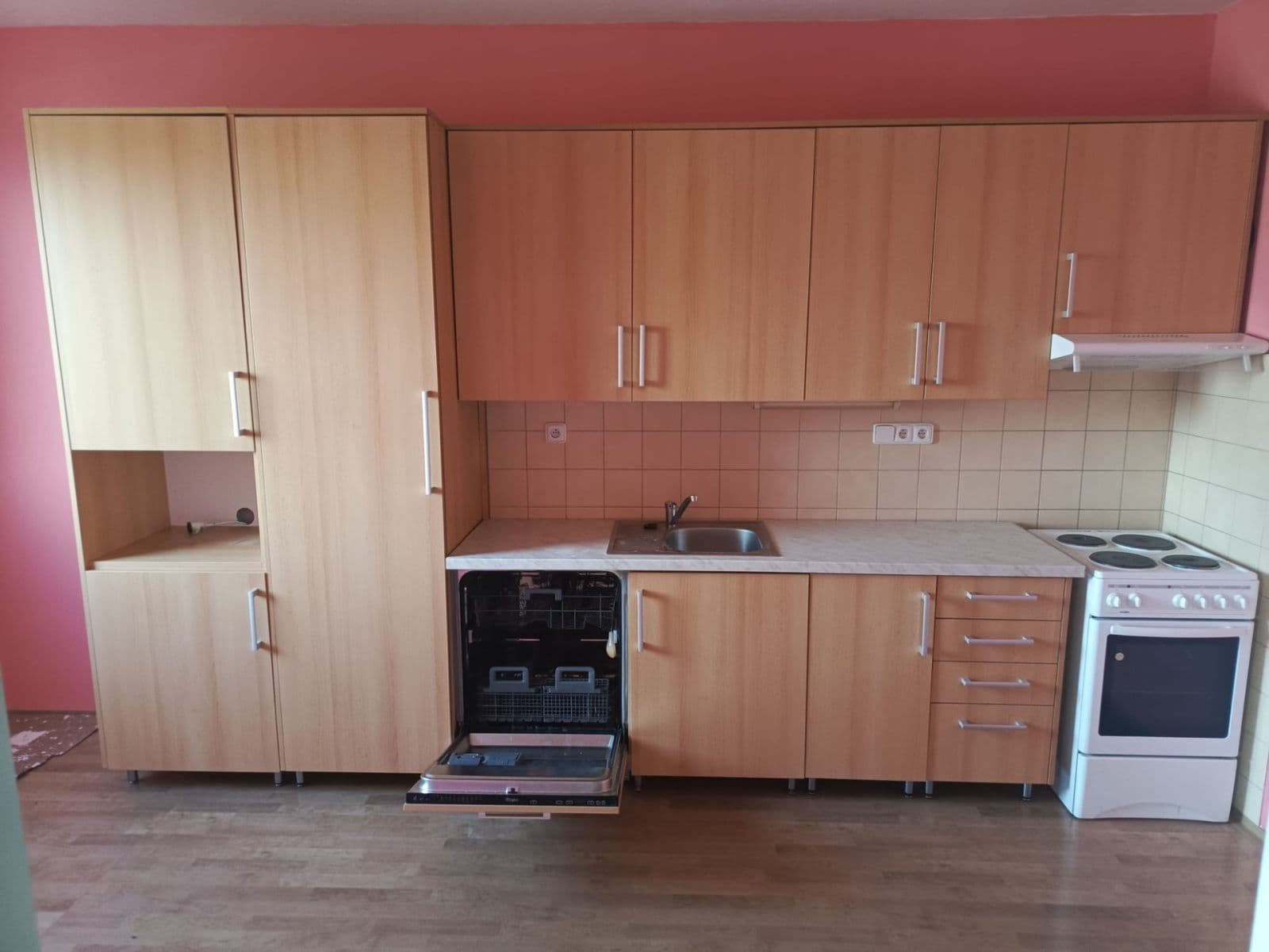 Prenájom bytu 3-izbový 80 m², Kpt. Jaroše, Neratovice, Středočeský kraj Prenájom bytu 3-izbový 80 m², Kpt. Jaroše, Neratovice, Středočeský kraj