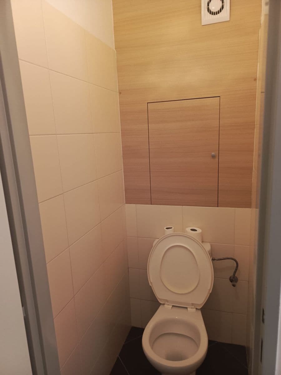 Prenájom bytu 3-izbový 80 m², Kpt. Jaroše, Neratovice, Středočeský kraj Prenájom bytu 3-izbový 80 m², Kpt. Jaroše, Neratovice, Středočeský kraj