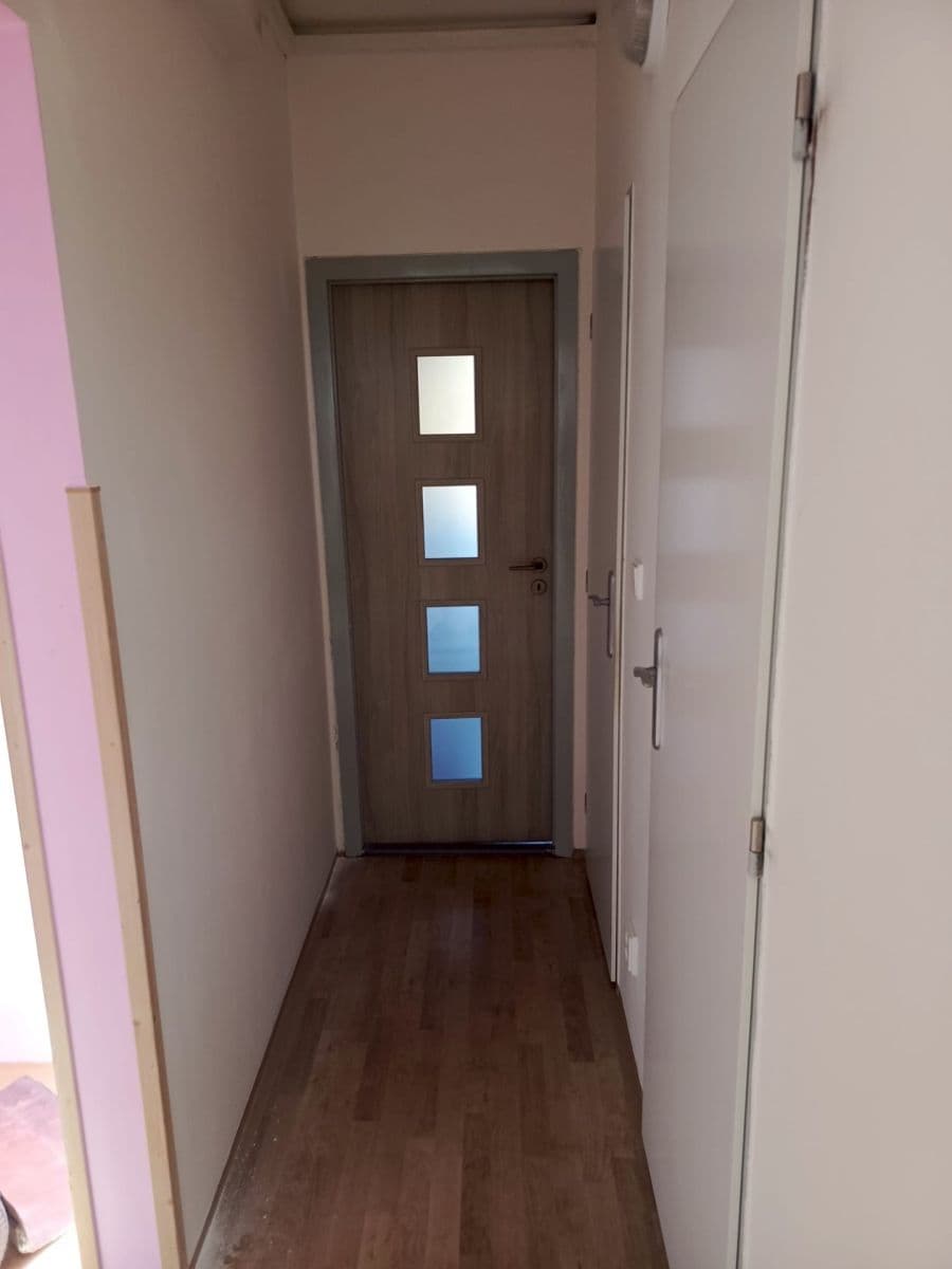 Prenájom bytu 3-izbový 80 m², Kpt. Jaroše, Neratovice, Středočeský kraj Prenájom bytu 3-izbový 80 m², Kpt. Jaroše, Neratovice, Středočeský kraj