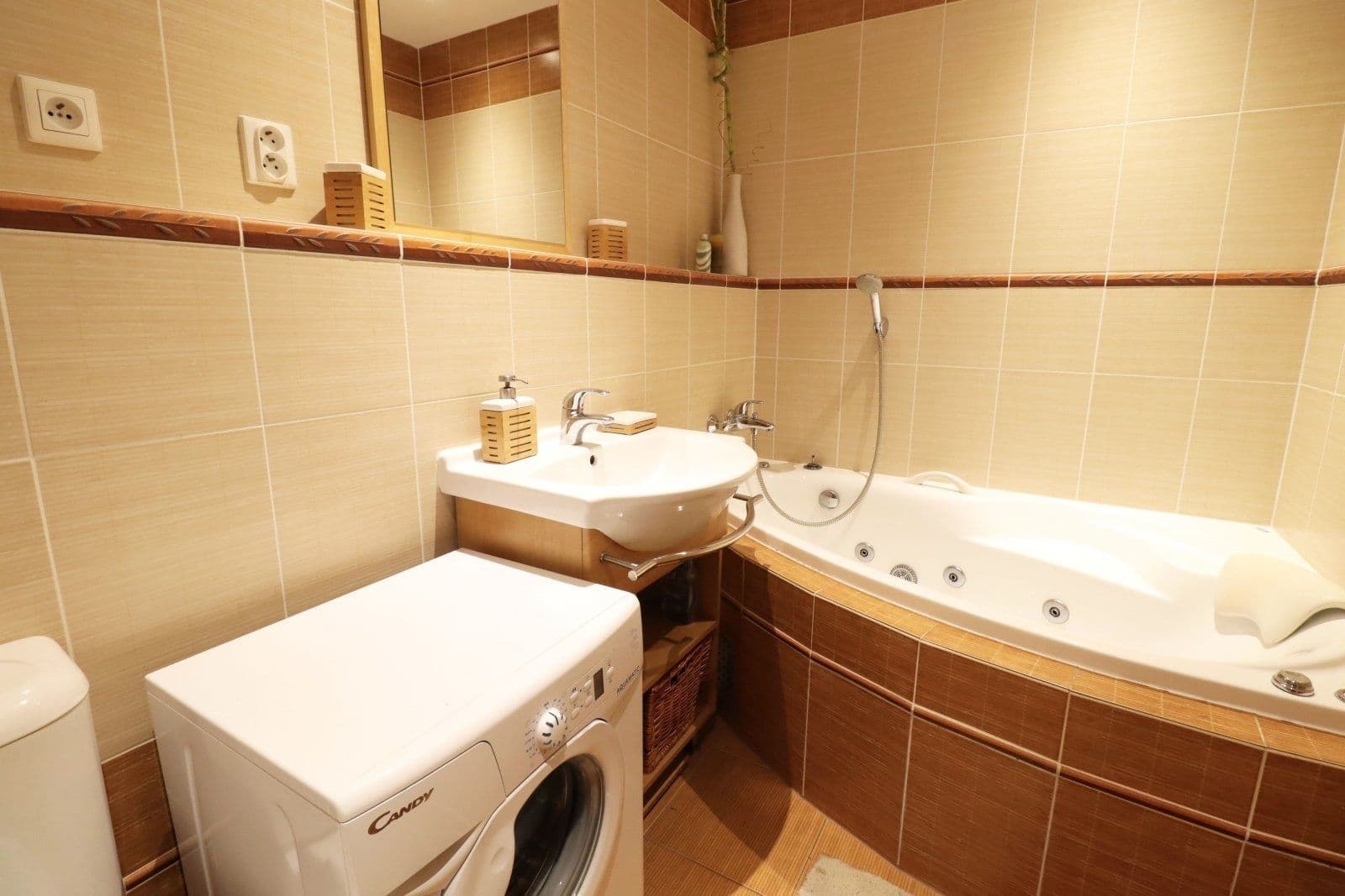 Prenájom bytu 1-izbový 33 m², Sicherova, Praha, Praha Prenájom bytu 1-izbový 33 m², Sicherova, Praha, Praha