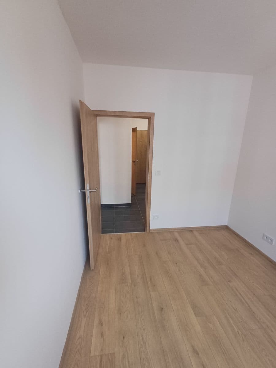 Prenájom bytu 2-izbový 42 m², Fabiánové, Praha, Praha Prenájom bytu 2-izbový 42 m², Fabiánové, Praha, Praha
