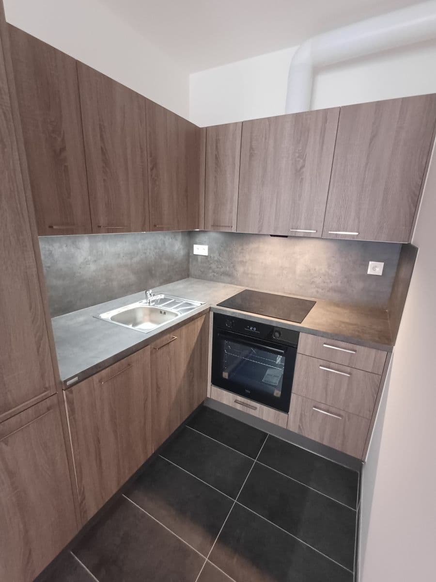 Prenájom bytu 2-izbový 42 m², Fabiánové, Praha, Praha Prenájom bytu 2-izbový 42 m², Fabiánové, Praha, Praha