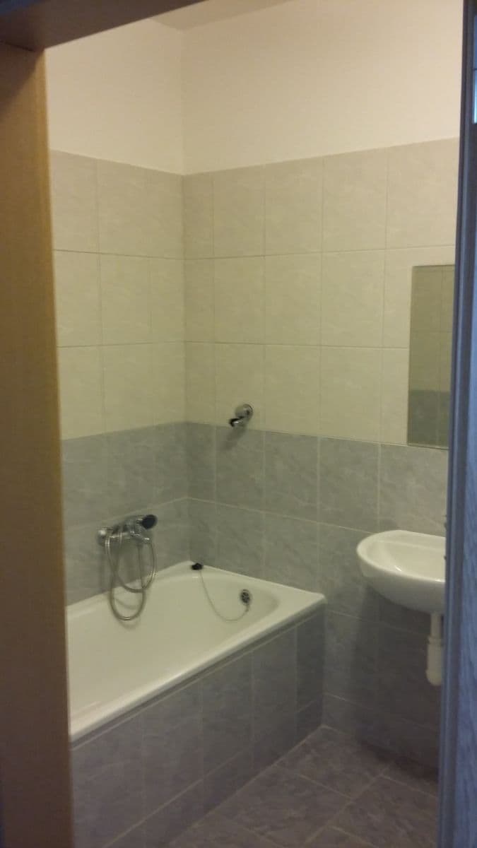 Prenájom bytu 1-izbový 37 m², Bartoňova, Náchod, Královéhradecký kraj Prenájom bytu 1-izbový 37 m², Bartoňova, Náchod, Královéhradecký kraj