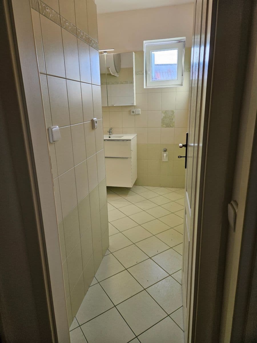 Prenájom bytu 2-izbový 53 m², Úhonická, Jeneč, Středočeský kraj Prenájom bytu 2-izbový 53 m², Úhonická, Jeneč, Středočeský kraj