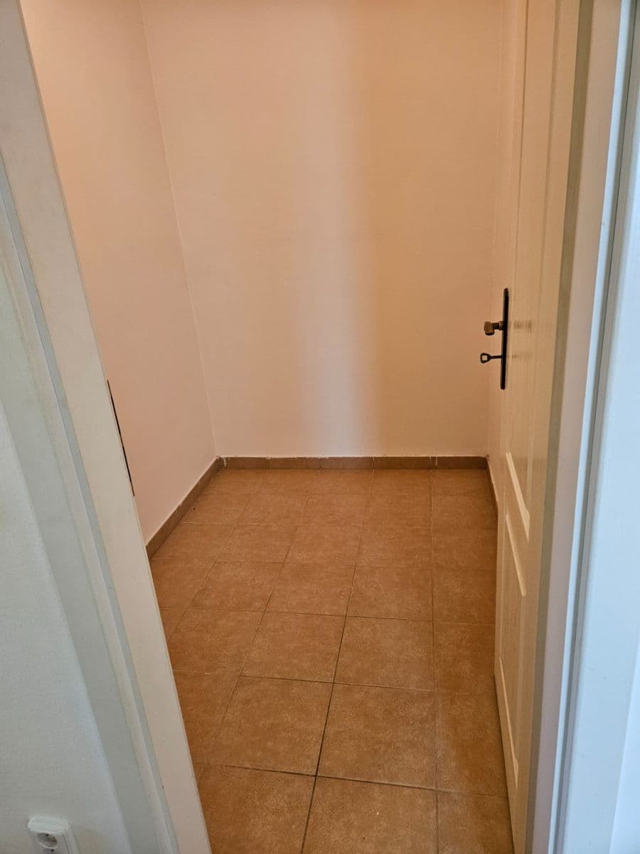 Prenájom bytu 2-izbový 53 m², Úhonická, Jeneč, Středočeský kraj Prenájom bytu 2-izbový 53 m², Úhonická, Jeneč, Středočeský kraj
