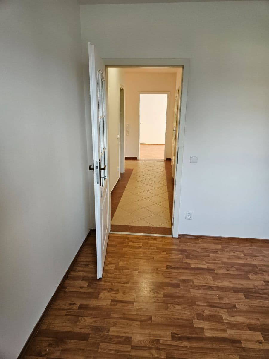 Prenájom bytu 2-izbový 53 m², Úhonická, Jeneč, Středočeský kraj Prenájom bytu 2-izbový 53 m², Úhonická, Jeneč, Středočeský kraj