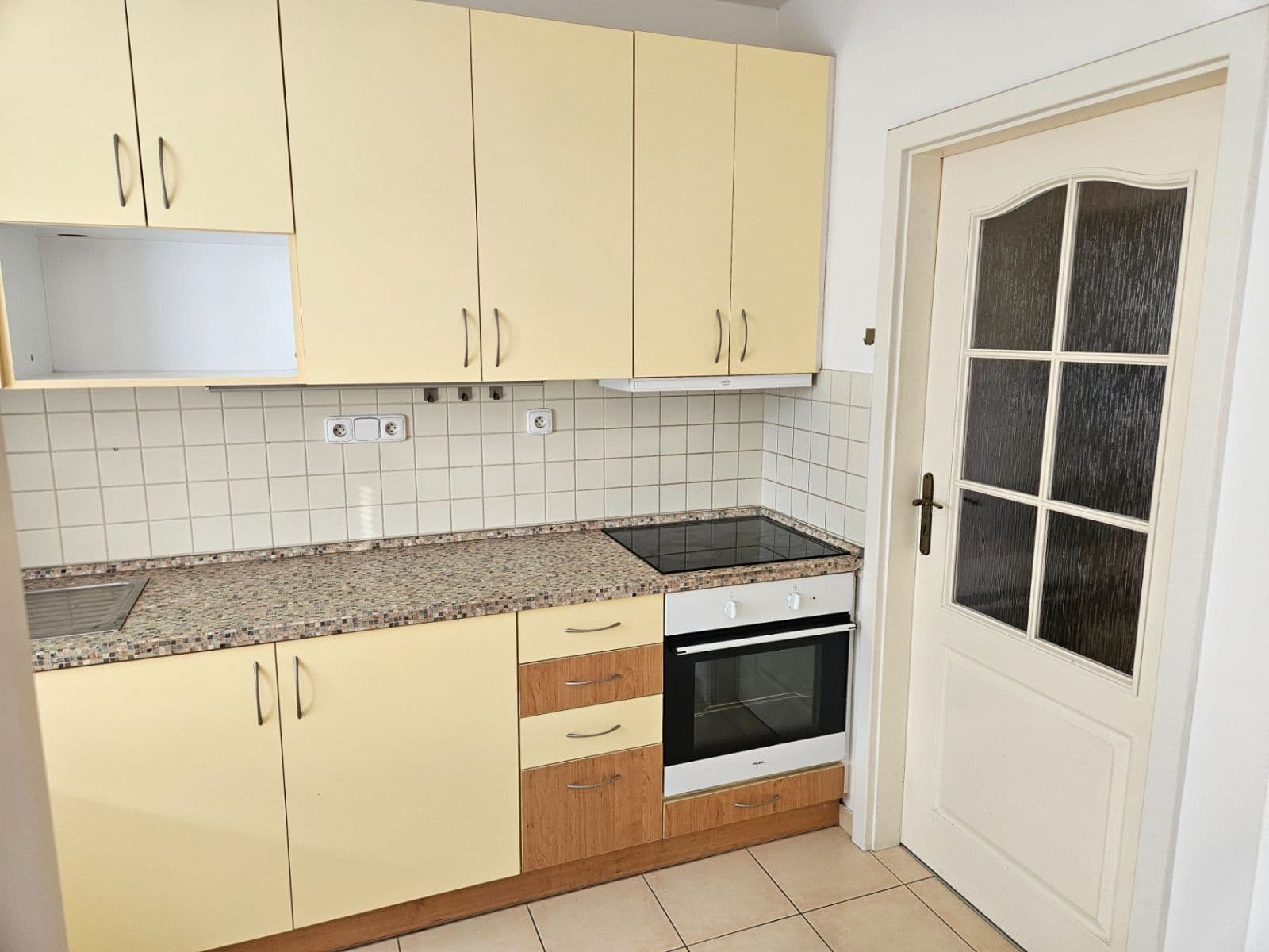 Prenájom bytu 2-izbový 53 m², Úhonická, Jeneč, Středočeský kraj Prenájom bytu 2-izbový 53 m², Úhonická, Jeneč, Středočeský kraj