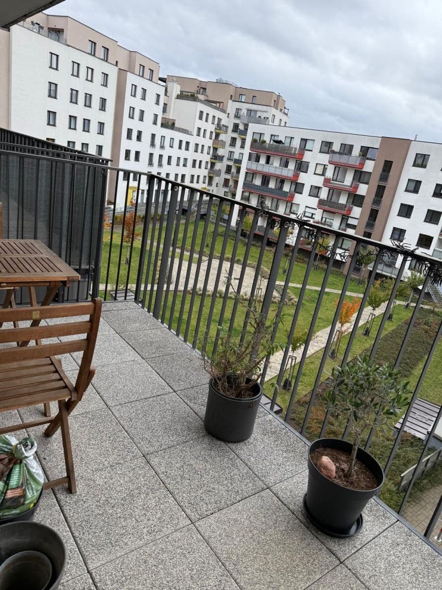 Prenájom bytu 2-izbový 55 m², Československého exilu, Praha, Praha Prenájom bytu 2-izbový 55 m², Československého exilu, Praha, Praha