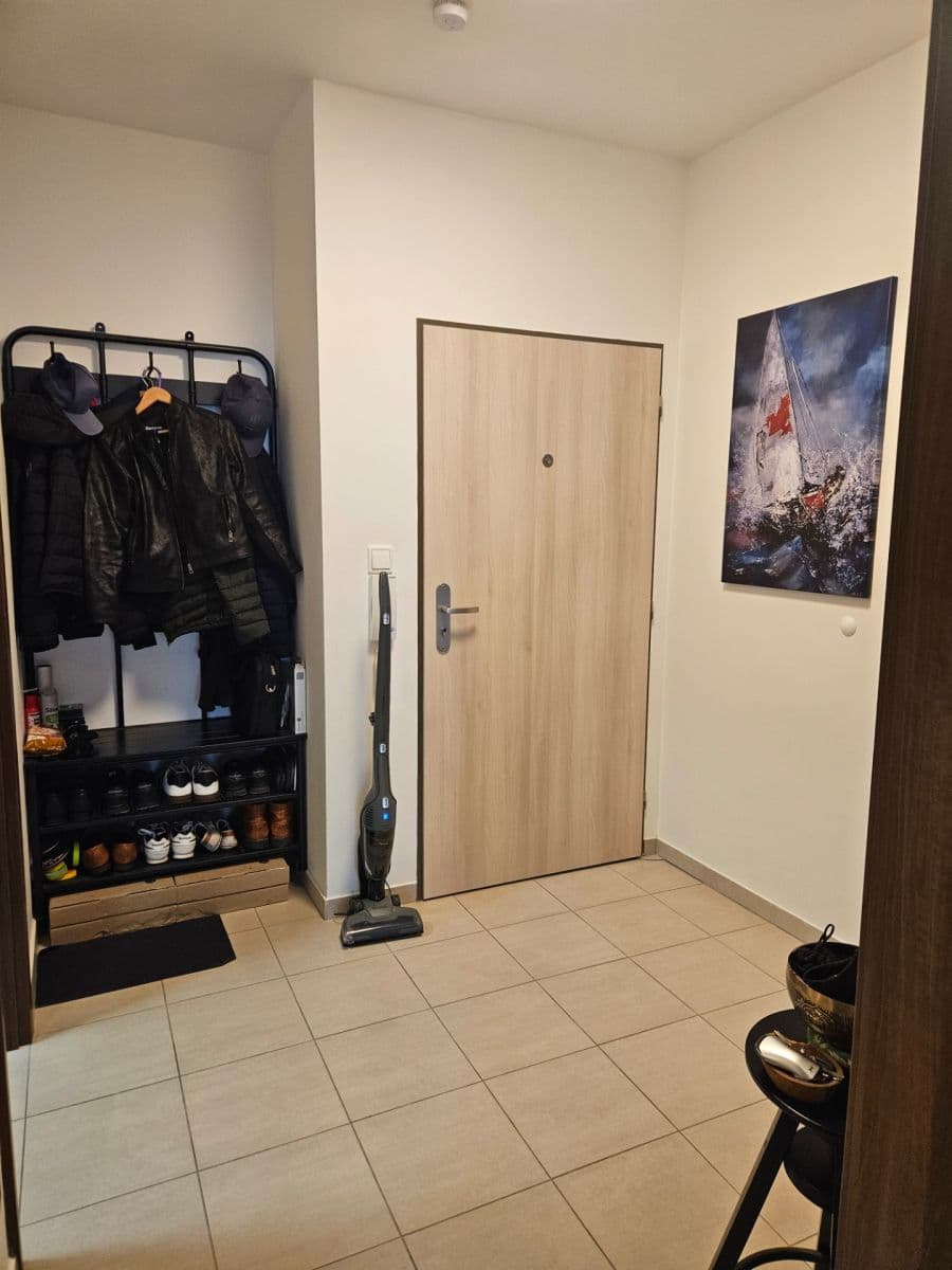 Prenájom bytu 2-izbový 55 m², Československého exilu, Praha, Praha Prenájom bytu 2-izbový 55 m², Československého exilu, Praha, Praha