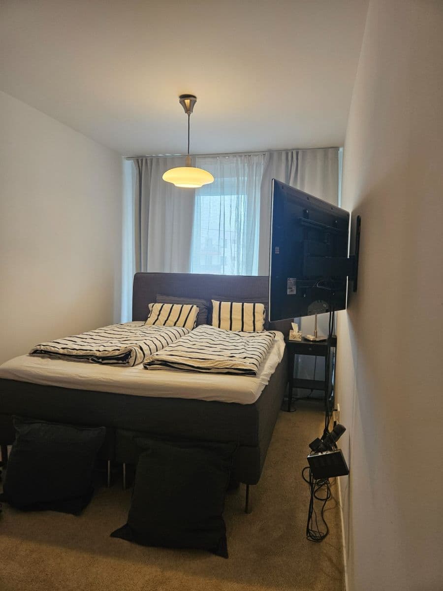 Prenájom bytu 2-izbový 55 m², Československého exilu, Praha, Praha Prenájom bytu 2-izbový 55 m², Československého exilu, Praha, Praha