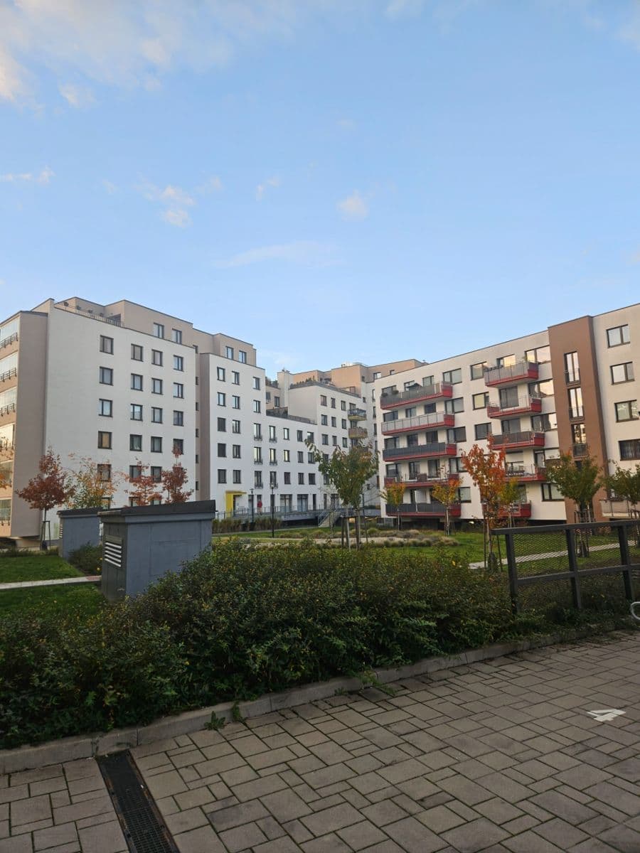 Prenájom bytu 2-izbový 55 m², Československého exilu, Praha, Praha Prenájom bytu 2-izbový 55 m², Československého exilu, Praha, Praha