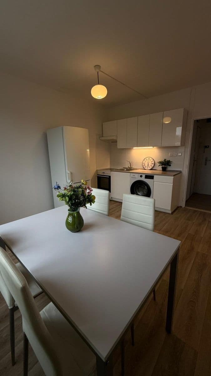 Prenájom bytu 1-izbový 35 m², Palackého, Chodov, Karlovarský kraj Prenájom bytu 1-izbový 35 m², Palackého, Chodov, Karlovarský kraj