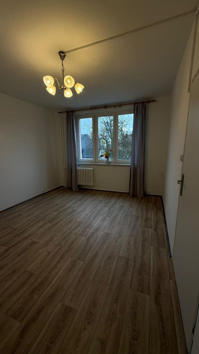 Prenájom bytu 1-izbový 35 m², Palackého, Chodov, Karlovarský kraj Prenájom bytu 1-izbový 35 m², Palackého, Chodov, Karlovarský kraj