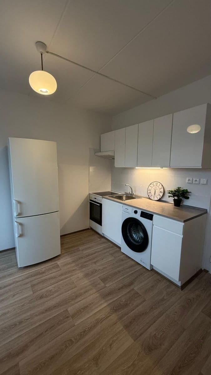 Prenájom bytu 1-izbový 35 m², Palackého, Chodov, Karlovarský kraj Prenájom bytu 1-izbový 35 m², Palackého, Chodov, Karlovarský kraj