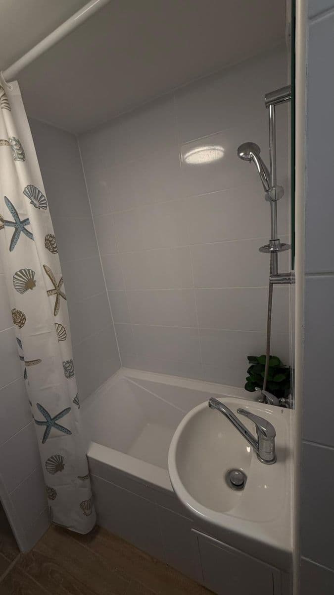 Prenájom bytu 1-izbový 35 m², Palackého, Chodov, Karlovarský kraj Prenájom bytu 1-izbový 35 m², Palackého, Chodov, Karlovarský kraj