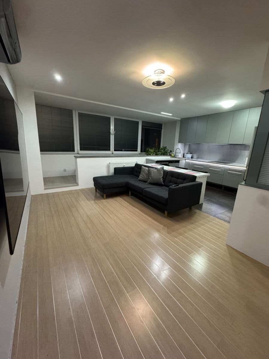 Prenájom bytu 3-izbový 65 m², Norská, Kladno, Středočeský kraj Prenájom bytu 3-izbový 65 m², Norská, Kladno, Středočeský kraj