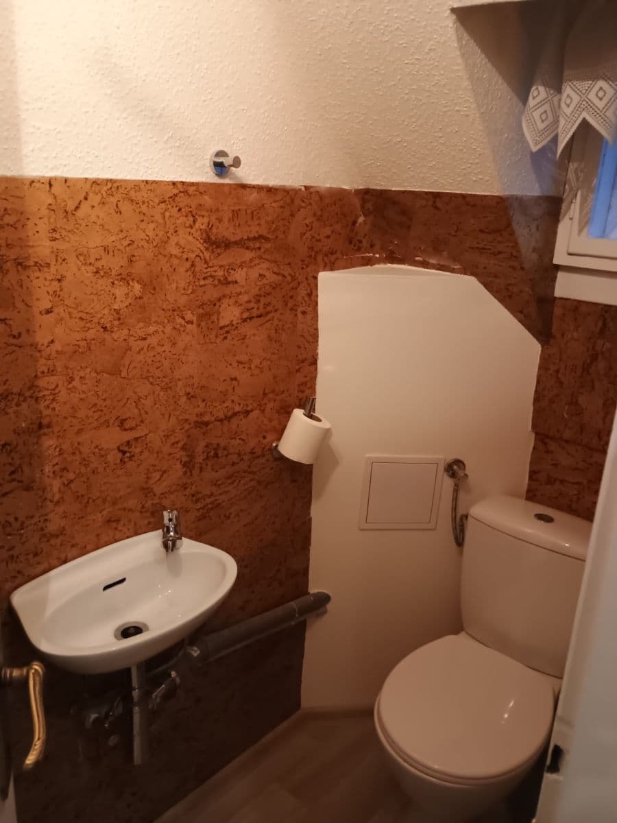 Prenájom bytu 3-izbový 85 m², Na Truhlářce, Praha, Praha Prenájom bytu 3-izbový 85 m², Na Truhlářce, Praha, Praha