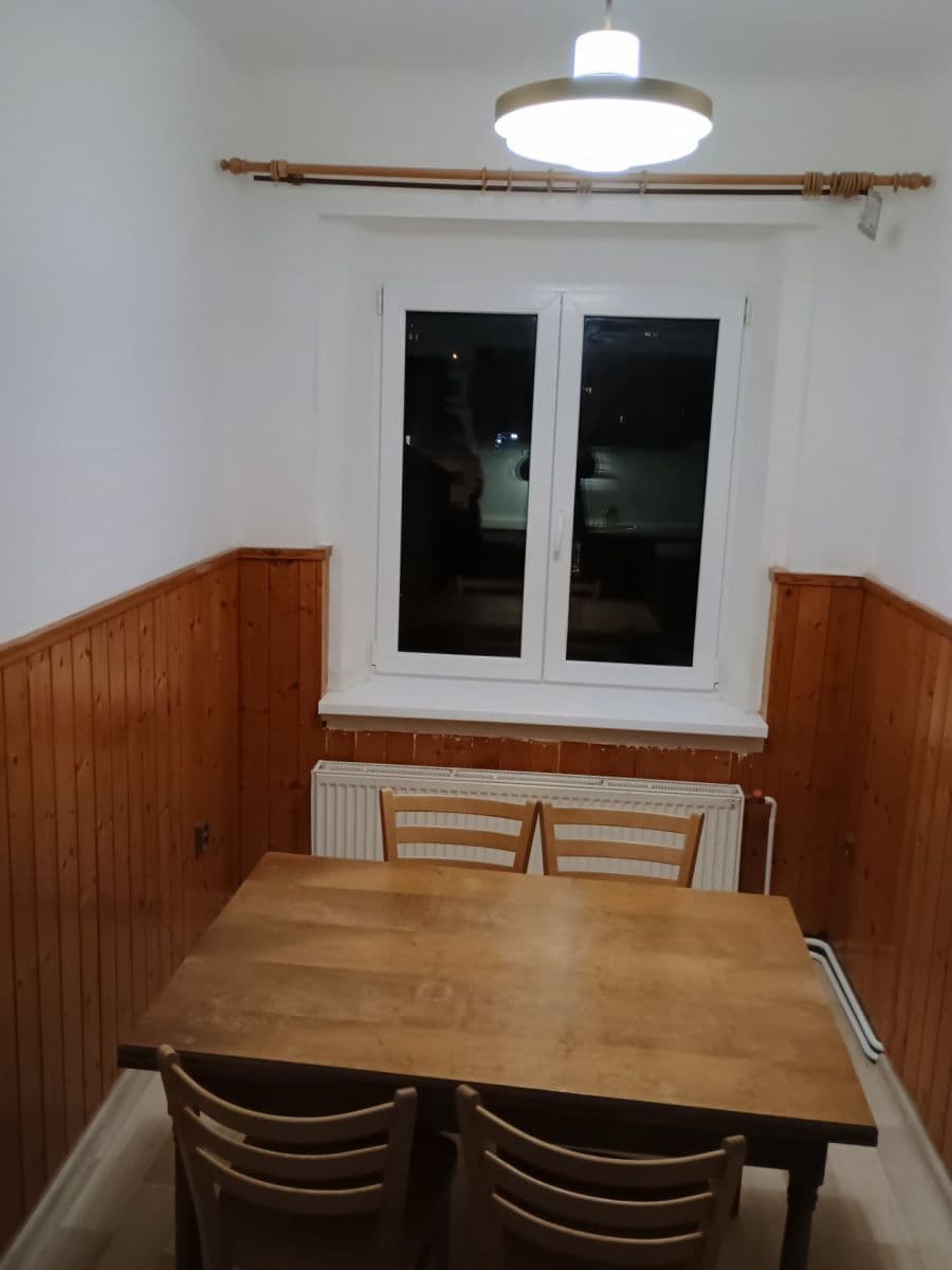 Prenájom bytu 3-izbový 85 m², Na Truhlářce, Praha, Praha Prenájom bytu 3-izbový 85 m², Na Truhlářce, Praha, Praha