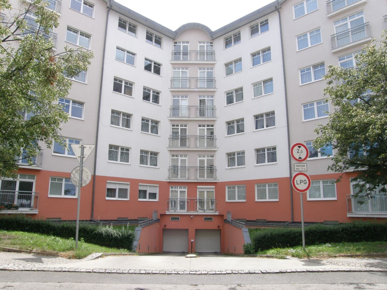 Prenájom garáže 10 m², Přípotoční, Praha, Praha Prenájom garáže 10 m², Přípotoční, Praha, Praha