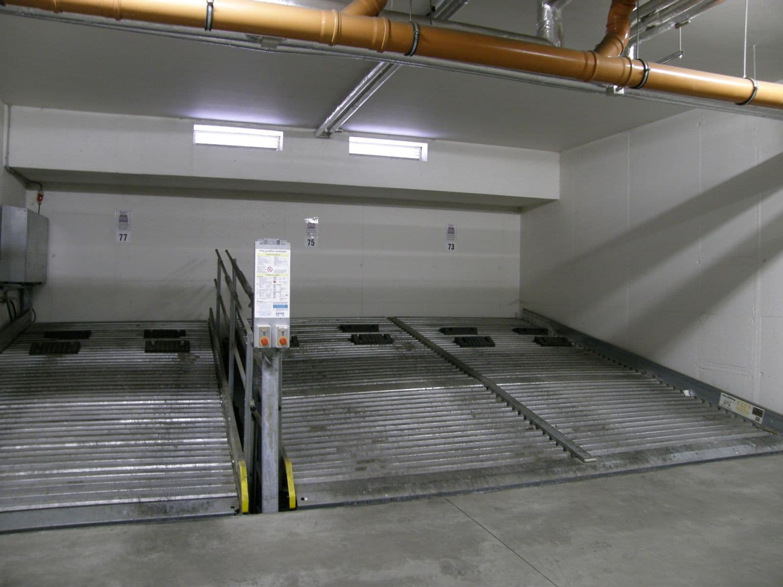 Prenájom garáže 10 m², Přípotoční, Praha, Praha Prenájom garáže 10 m², Přípotoční, Praha, Praha