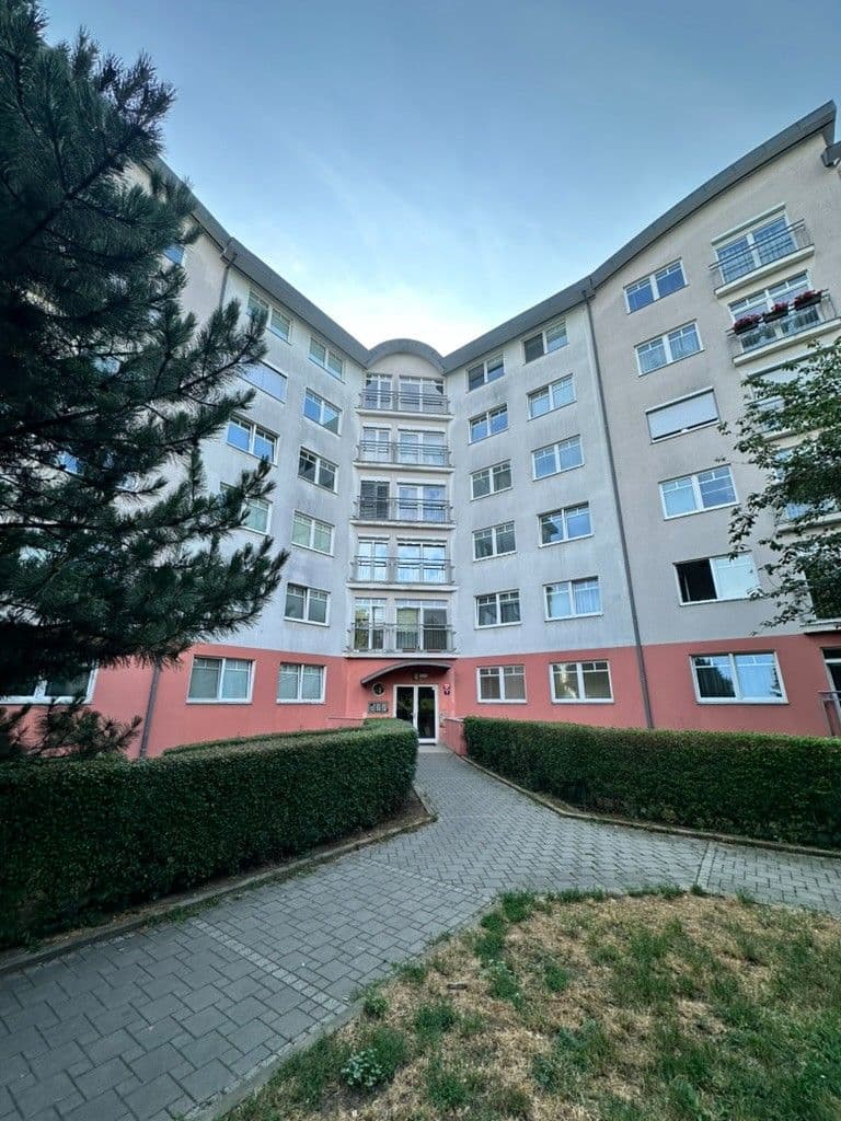 Prenájom garáže 10 m², Přípotoční, Praha, Praha Prenájom garáže 10 m², Přípotoční, Praha, Praha