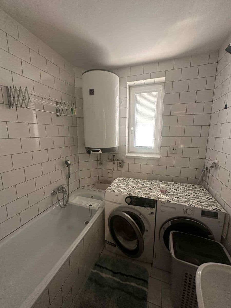 Prenájom bytu 3-izbový 78 m², Družstevní, Hrádek, Plzeňský kraj Prenájom bytu 3-izbový 78 m², Družstevní, Hrádek, Plzeňský kraj